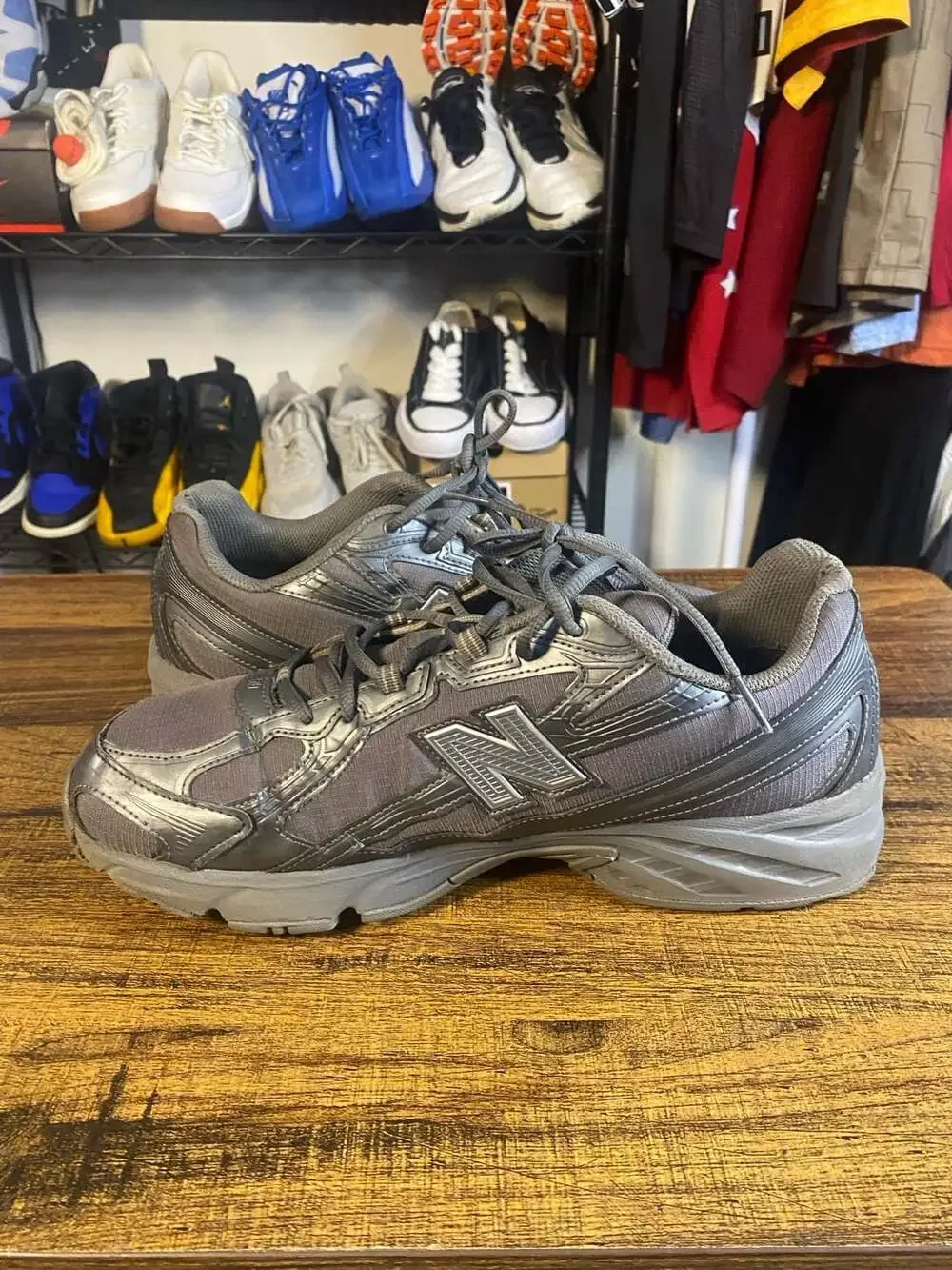 New Balance 740 Unisex Sneakers in Grey/Silver Metallic